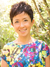 和栗　百恵　氏